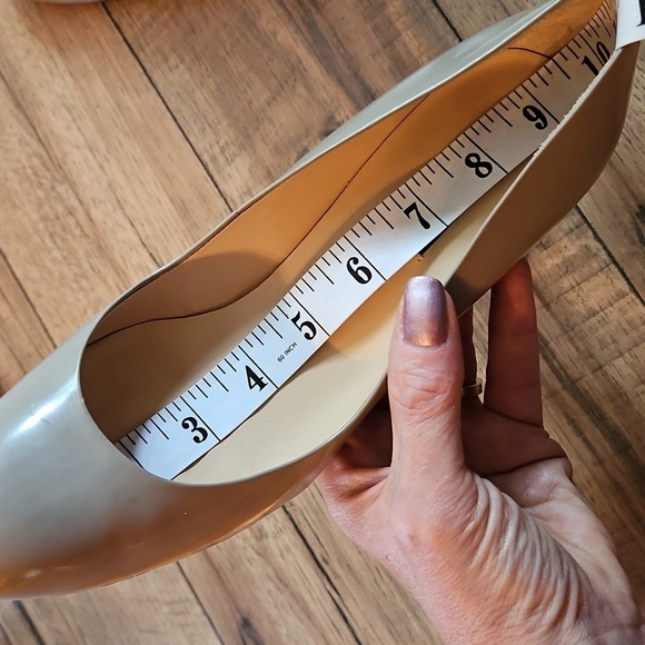 Ann Taylor Taupe Patent Leather Heels - 3.5" Round Toe, Size 7.5M - Picture 16 of 16